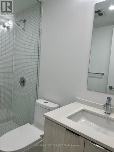 #421 -1 Jarvis St, Hamilton, ON - Indoor Photo Showing Bathroom