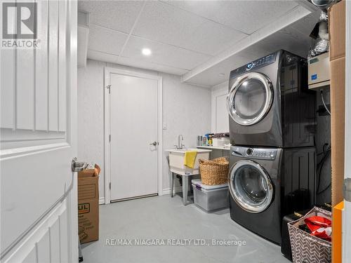 91 Main St, St. Catharines, ON - Indoor Photo Showing Laundry Room