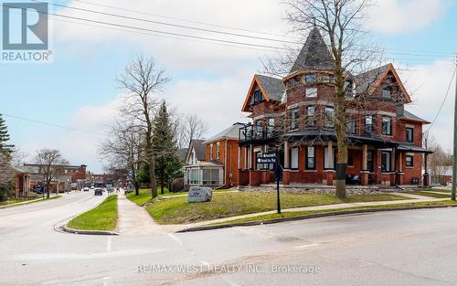 220 Owen Sound St, Shelburne, ON - Outdoor With Facade