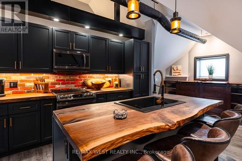 220 Owen Sound Street, Shelburne, ON - Indoor Photo Showing Kitchen With Upgraded Kitchen