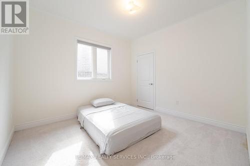14 Lowell Cres, Brampton, ON - Indoor Photo Showing Bedroom