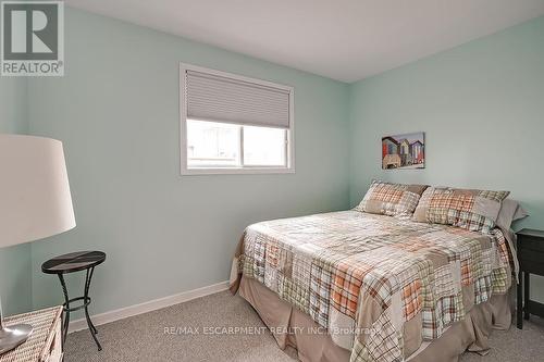 689 Ardleigh Cres, Burlington, ON - Indoor Photo Showing Bedroom