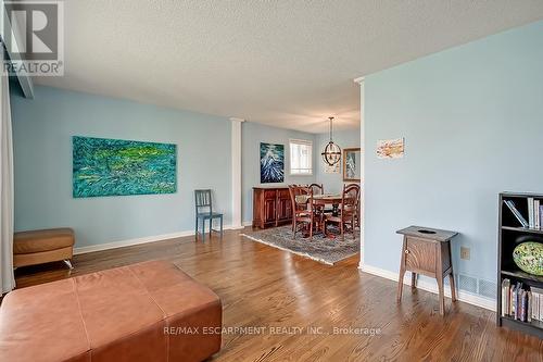 689 Ardleigh Crescent, Burlington, ON - Indoor Photo Showing Living Room