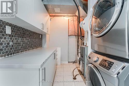 3716 Bloomington Cres, Mississauga, ON - Indoor Photo Showing Laundry Room