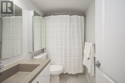 3048 Postridge Dr, Oakville, ON - Indoor Photo Showing Bathroom