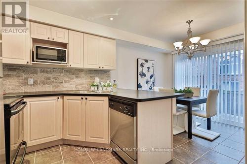 3086 Highvalley Rd, Oakville, ON - Indoor Photo Showing Kitchen With Upgraded Kitchen