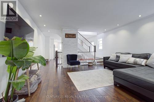 48 Michener Court, Toronto, ON - Indoor Photo Showing Living Room