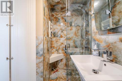 1607 Watersedge Rd, Mississauga, ON - Indoor Photo Showing Bathroom