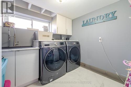 1607 Watersedge Road, Mississauga, ON - Indoor Photo Showing Laundry Room