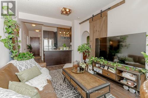 #701 -339 Rathburn Rd W, Mississauga, ON - Indoor Photo Showing Living Room
