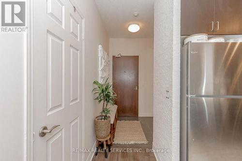 #701 -339 Rathburn Rd W, Mississauga, ON - Indoor Photo Showing Other Room