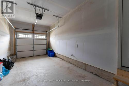 1558 Severn Drive, Milton, ON - Indoor Photo Showing Garage