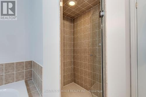 2383 Wasaga Dr, Oakville, ON - Indoor Photo Showing Bathroom