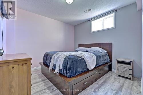 43 Hunter Road, Orangeville, ON - Indoor Photo Showing Bedroom
