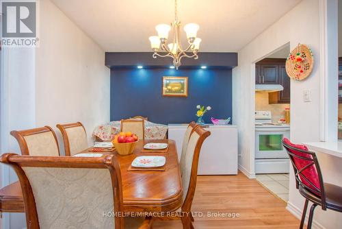 #605 -115 Hillcrest Ave, Mississauga, ON - Indoor Photo Showing Dining Room