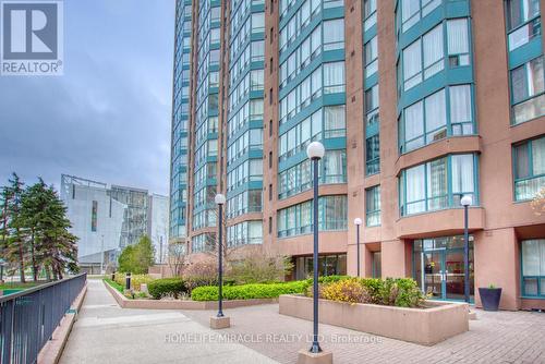 #605 -115 Hillcrest Ave, Mississauga, ON - Outdoor With Facade