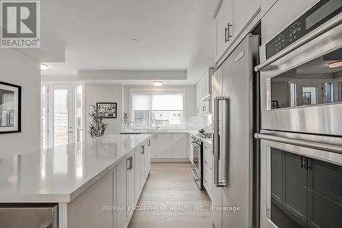 61 - 2273 Turnberry Road, Burlington, ON - Indoor Photo Showing Kitchen With Stainless Steel Kitchen With Upgraded Kitchen
