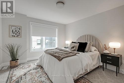 #61 -2273 Turnberry Rd, Burlington, ON - Indoor Photo Showing Bedroom