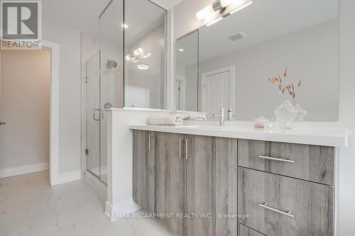 61 - 2273 Turnberry Road, Burlington, ON - Indoor Photo Showing Bathroom
