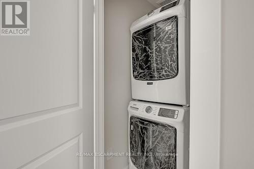 #61 -2273 Turnberry Rd, Burlington, ON - Indoor Photo Showing Laundry Room