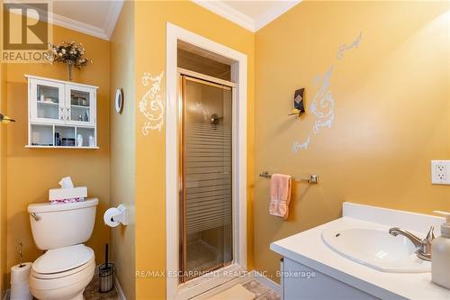 3336 Jordan Ave, Burlington, ON - Indoor Photo Showing Bathroom