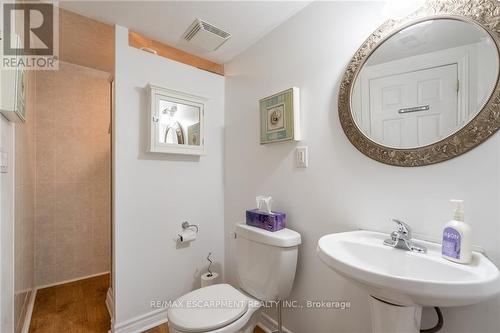 3336 Jordan Avenue, Burlington, ON - Indoor Photo Showing Bathroom