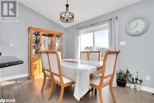 342 South Leaksdale Circle, London, ON - Indoor Photo Showing Dining Room