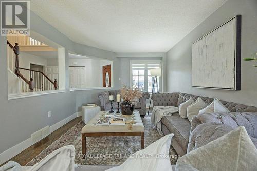 2340 Meadowgate Blvd, London, ON - Indoor Photo Showing Living Room