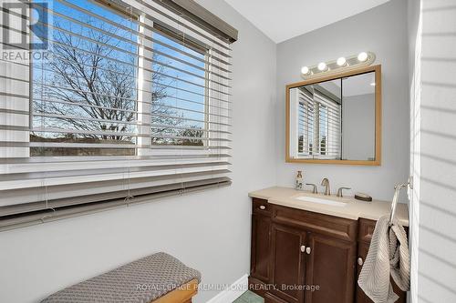 338 Britannia Ave, Bradford West Gwillimbury, ON - Indoor Photo Showing Bathroom