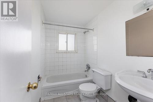 91 High St, Georgina, ON - Indoor Photo Showing Bathroom