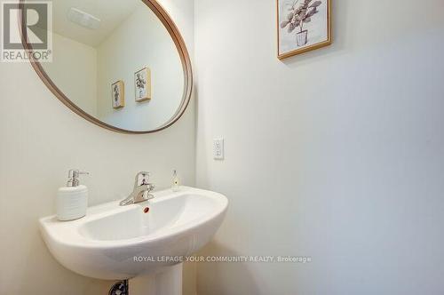 #7 -8 Sayers Lane, Richmond Hill, ON - Indoor Photo Showing Bathroom