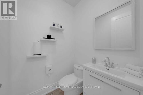 24 Black Duck Trail, King, ON - Indoor Photo Showing Bathroom