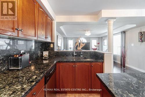 1193 Foxglove Pl, Mississauga, ON - Indoor Photo Showing Kitchen With Double Sink