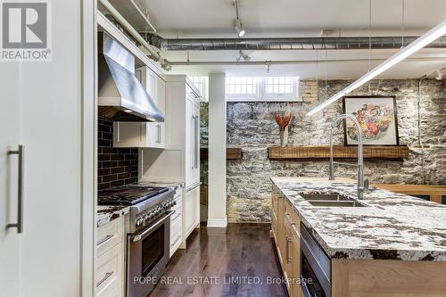 #202 -384 Sunnyside Ave, Toronto, ON - Indoor Photo Showing Kitchen With Double Sink