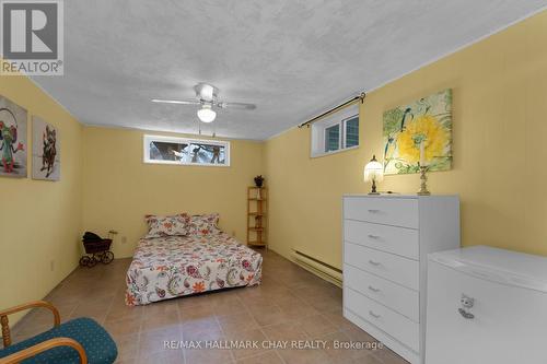 1166 Gill Rd, Springwater, ON - Indoor Photo Showing Bedroom