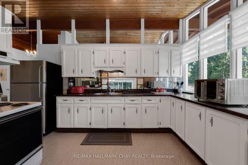 1166 Gill Rd, Springwater, ON - Indoor Photo Showing Kitchen
