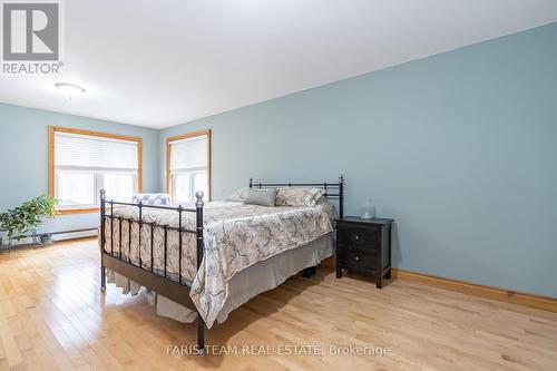 274 Peter Street East Street E, Oro-Medonte, ON - Indoor Photo Showing Bedroom