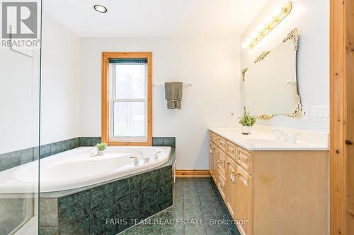274 Peter Street East St E, Oro-Medonte, ON - Indoor Photo Showing Bathroom