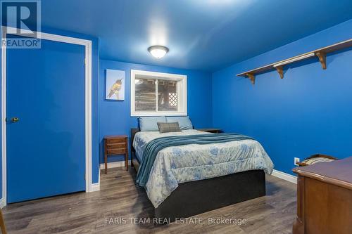 274 Peter Street East St E, Oro-Medonte, ON - Indoor Photo Showing Bedroom