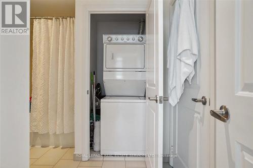 #1807 -65 Speers Rd, Oakville, ON - Indoor Photo Showing Laundry Room