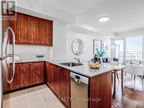 #3404 -385 Prince Of Wales Dr, Mississauga, ON - Indoor Photo Showing Kitchen
