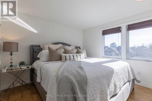 536 Woodland Avenue, Burlington, ON - Indoor Photo Showing Bedroom