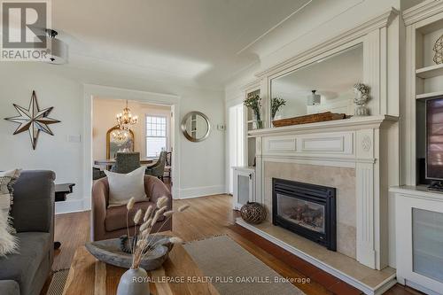 536 Woodland Ave, Burlington, ON - Indoor Photo Showing Living Room With Fireplace