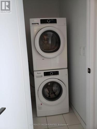 #2005 -101 Erskine Ave, Toronto, ON - Indoor Photo Showing Laundry Room
