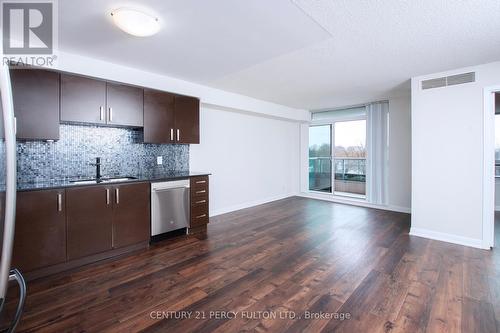 511 - 17 Anndale Drive, Toronto, ON - Indoor Photo Showing Kitchen