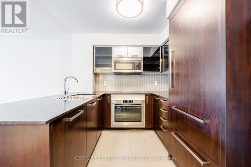 810 - 5162 Yonge Street, Toronto, ON - Indoor Photo Showing Kitchen With Upgraded Kitchen