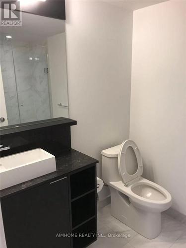 3916 - 85 Wood Street, Toronto, ON - Indoor Photo Showing Bathroom