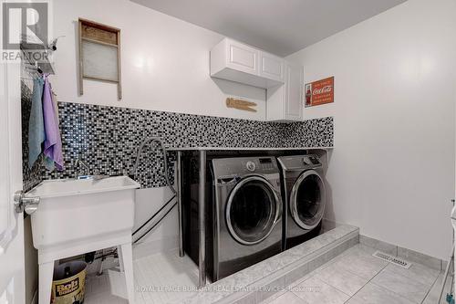 3316 Cline St, Burlington, ON - Indoor Photo Showing Laundry Room