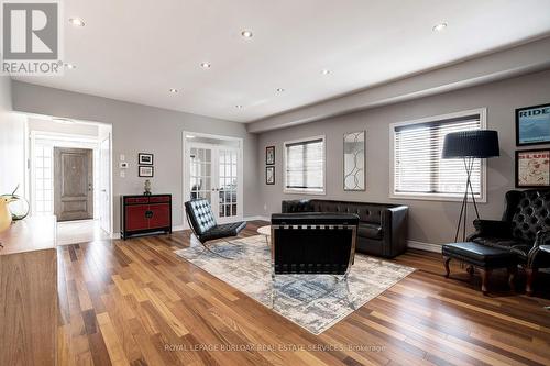 3316 Cline Street, Burlington, ON - Indoor Photo Showing Living Room