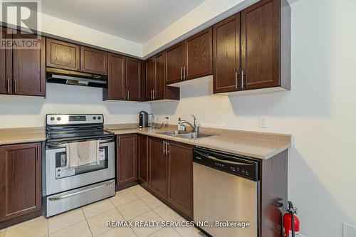 35 Nearco Cres, Oshawa, ON - Indoor Photo Showing Kitchen With Double Sink